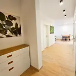 3 2x Balcony, New Building, 21 布拉迪斯拉发